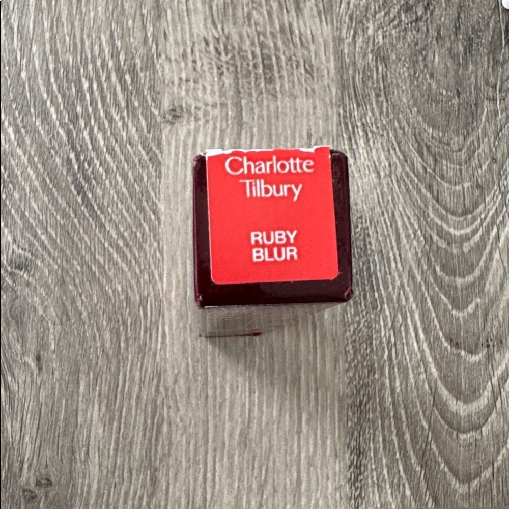 Charlotte Tilbury Airbrush Flawless Lip Blur Lipstick - Ruby Blur - Picture 4 of 7